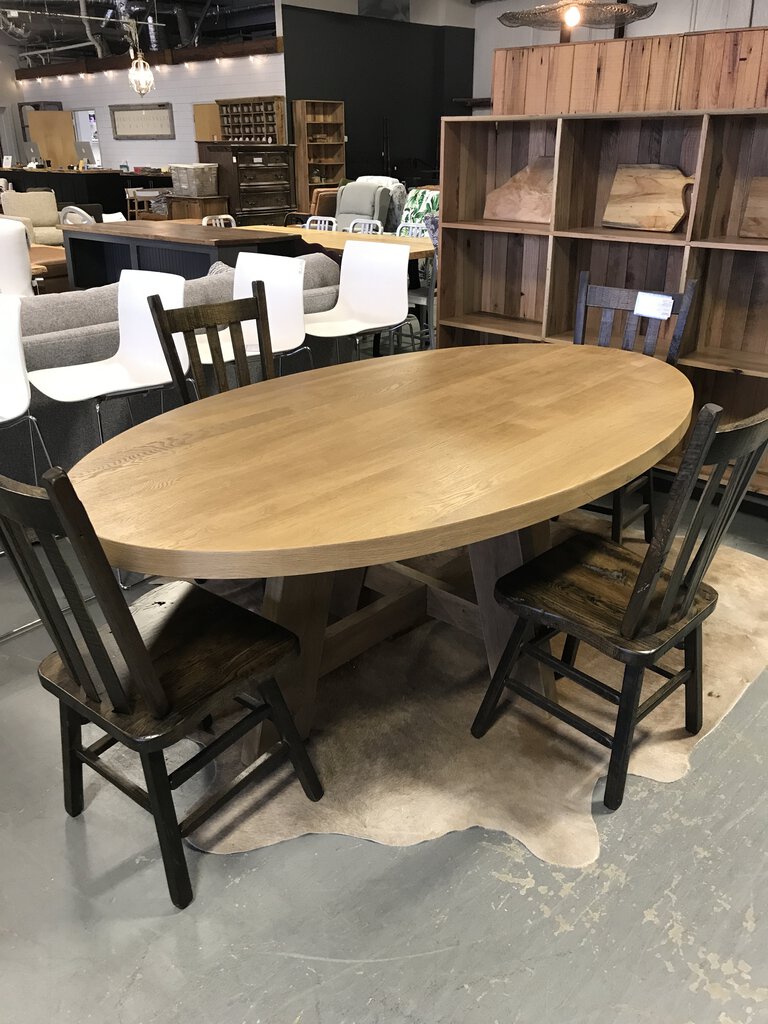 Daytona 80" Oval Table